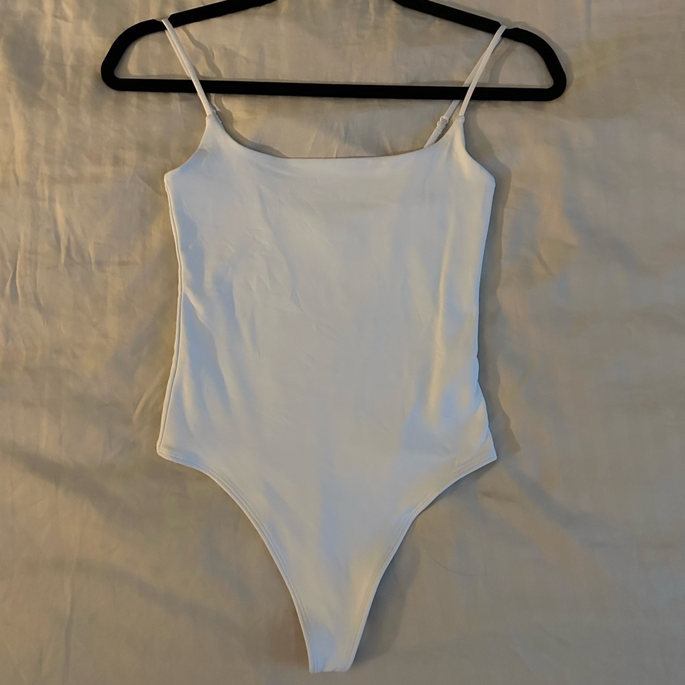 Aritzia Babaton contour cami bodysuit